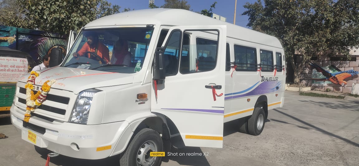 Tempo Travller 26 Seater